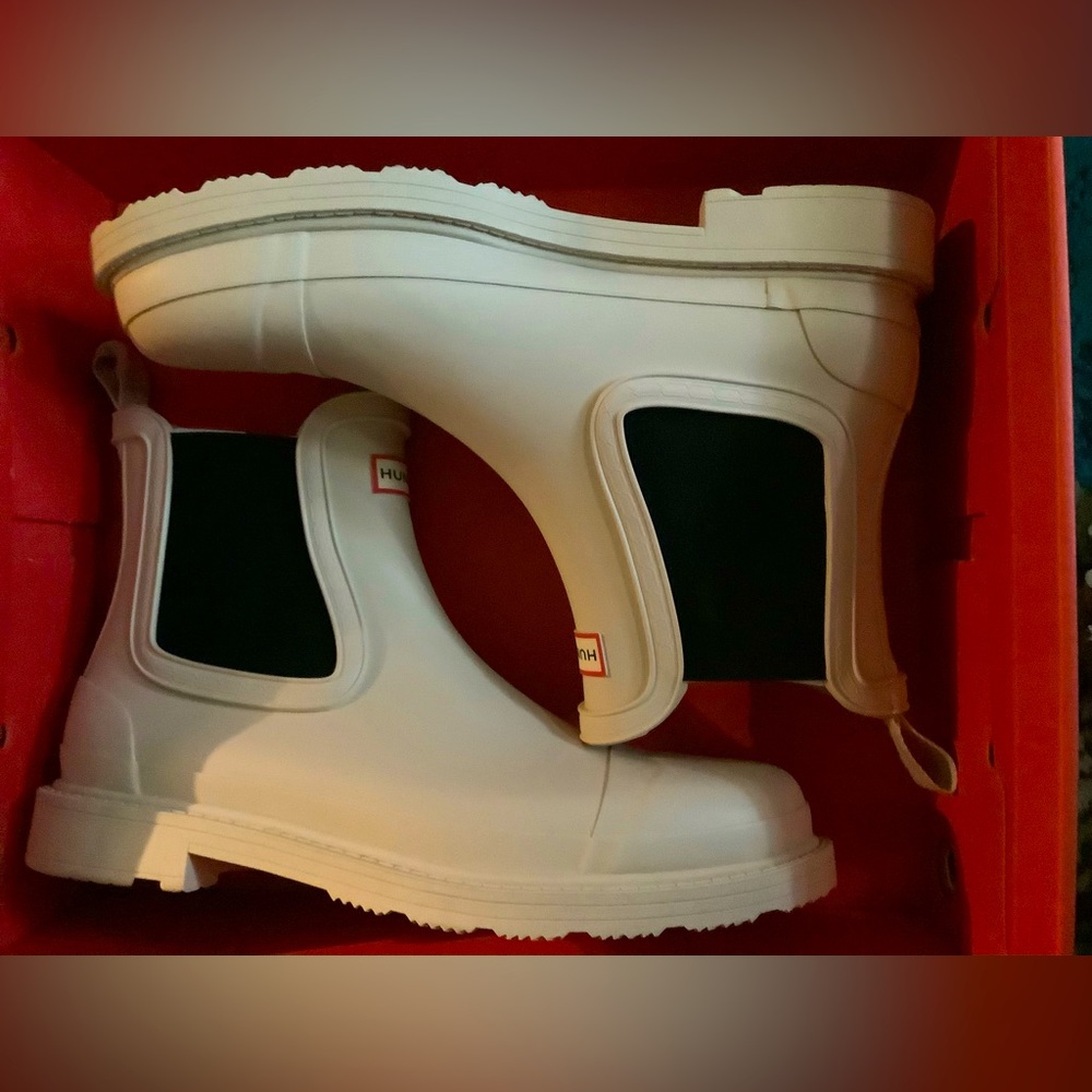 Band New Hunter Commando Chelsea Boots for Women - Rain boot